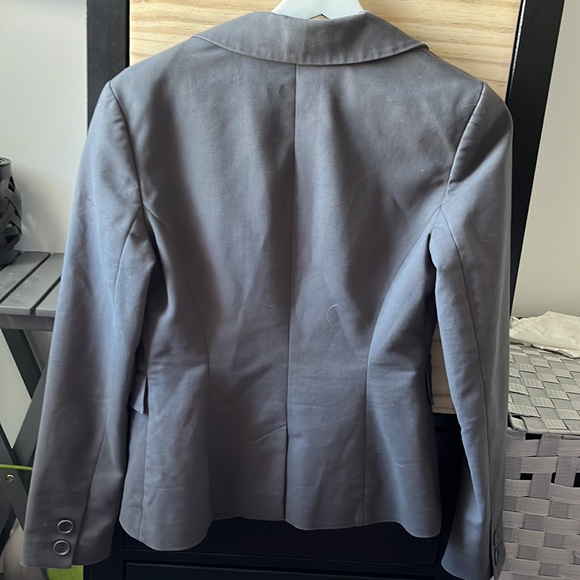TALULA BABATON BLAZER Fitted size 4. Grey with 3 pockets. 2 button waist - Picture 6 of 6
